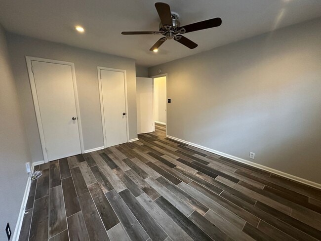 Building Photo - Charming 2 Bed 1 Bath Apartment Near Music Row