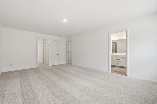 Building Photo - 216 Deercroft Dr