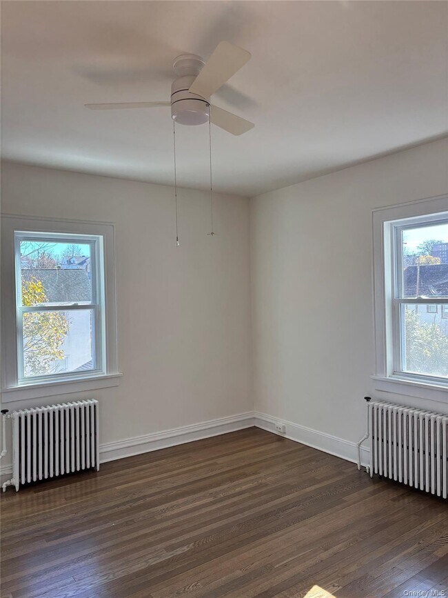 Building Photo - 166 Lake Ave