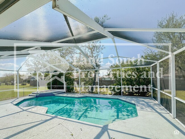 Building Photo - 2818 Timbercrest Pl