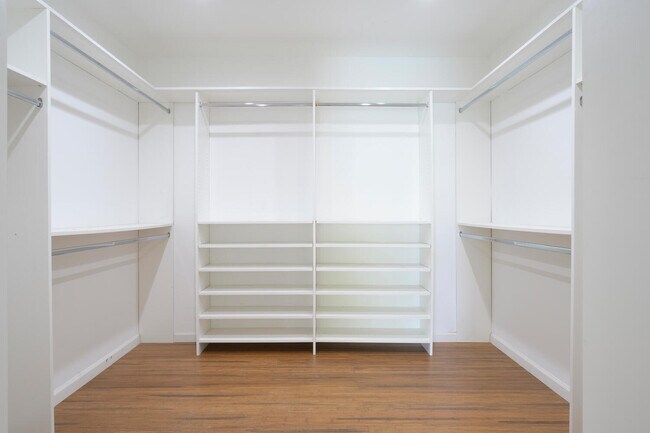 Building Photo - 336 Marlborough Pl