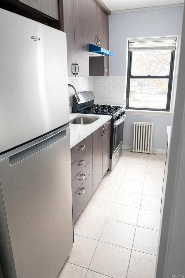 Building Photo - 115 Long Beach Rd