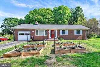 Building Photo - 2019 S Fountain Green Rd