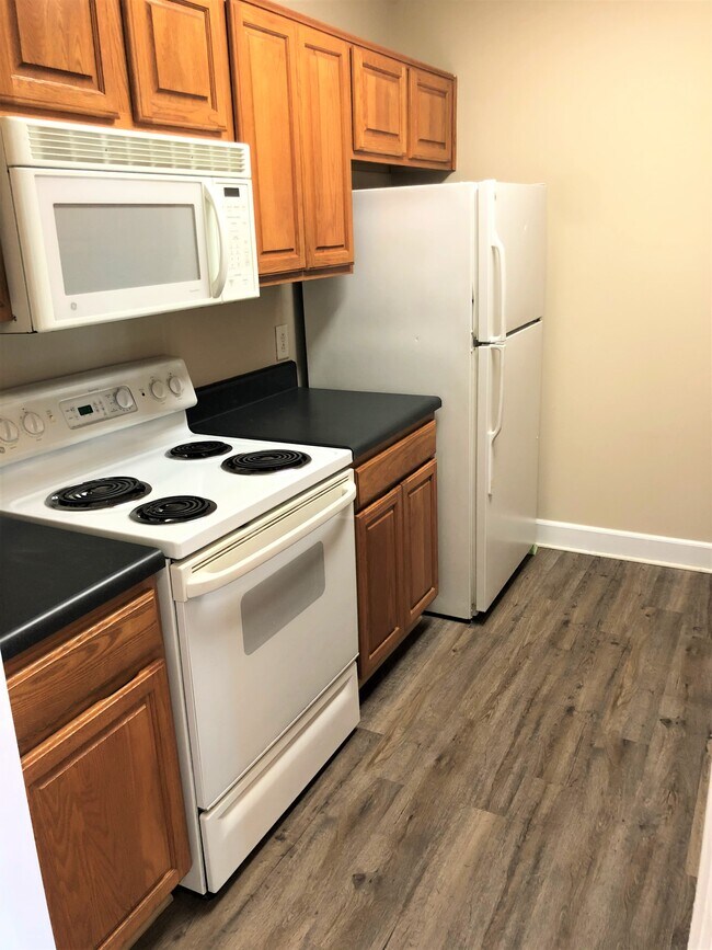 Building Photo - 2210 State St