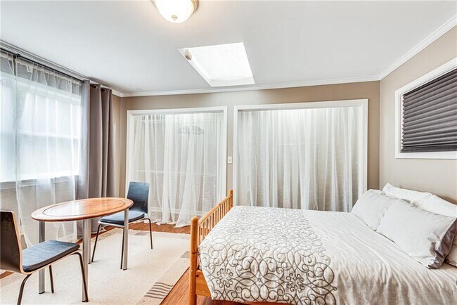 Building Photo - 1973 Desmond Dr