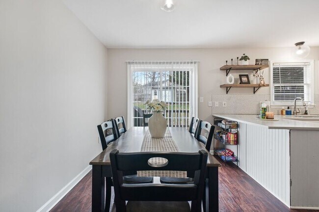 Building Photo - 4410 Caven Ct N