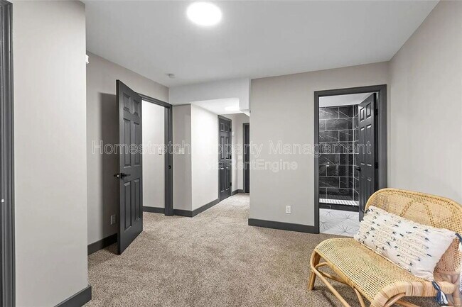 Building Photo - 1001 Lami St