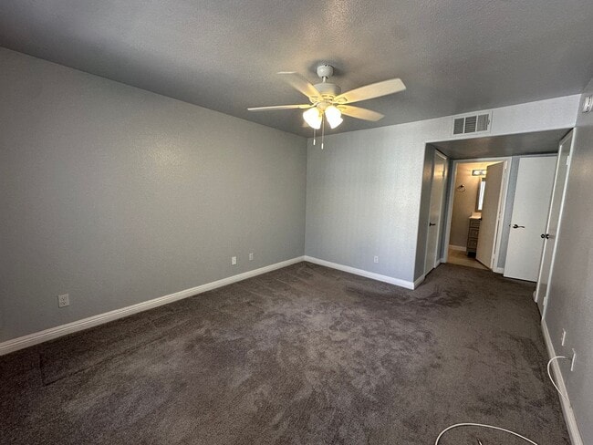 Building Photo - Las Vegas 2 bedroom condo for rent.