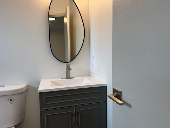 Building Photo - Newly Remodeled - 3 bedroom 2 bath - Ready to Move In!