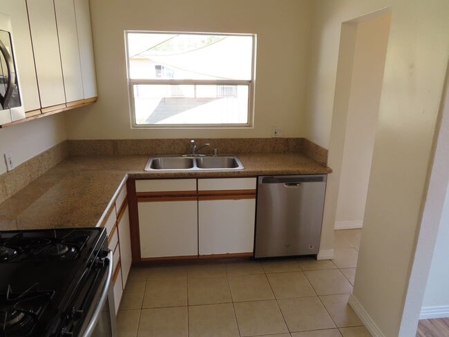 Building Photo - Three Bedroom Two Bath Home in La Mesa