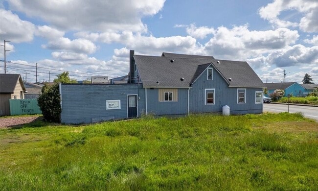 Building Photo - 4bd 1ba Home