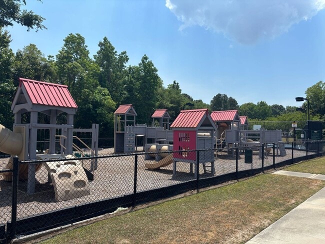 Building Photo - 3307 Crowell Ln