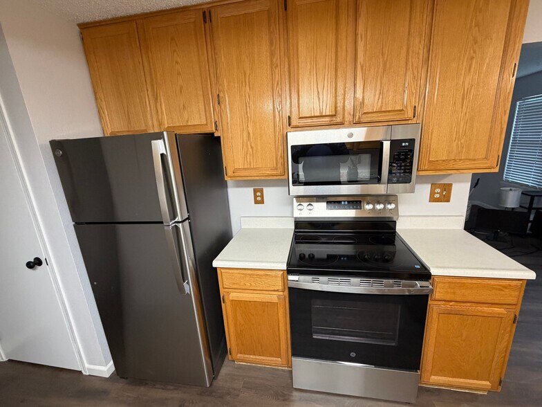 Building Photo - 1334 Firefly Cir