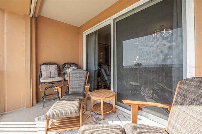 Building Photo - 60 Surfview Dr