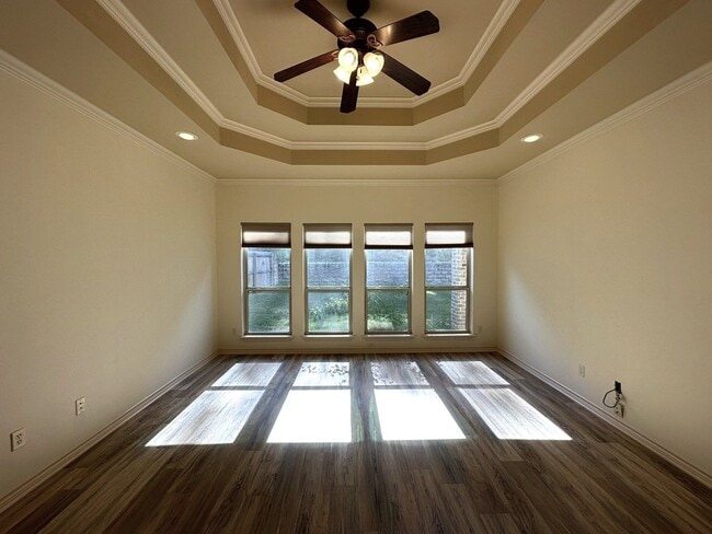 Building Photo - Coming Soon! Updated 5 Bedroom 3 Bath Home in South Tyler!