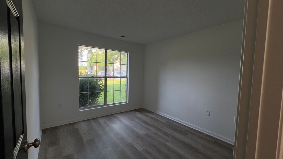 Building Photo - 20991 Timber Ridge Terrace