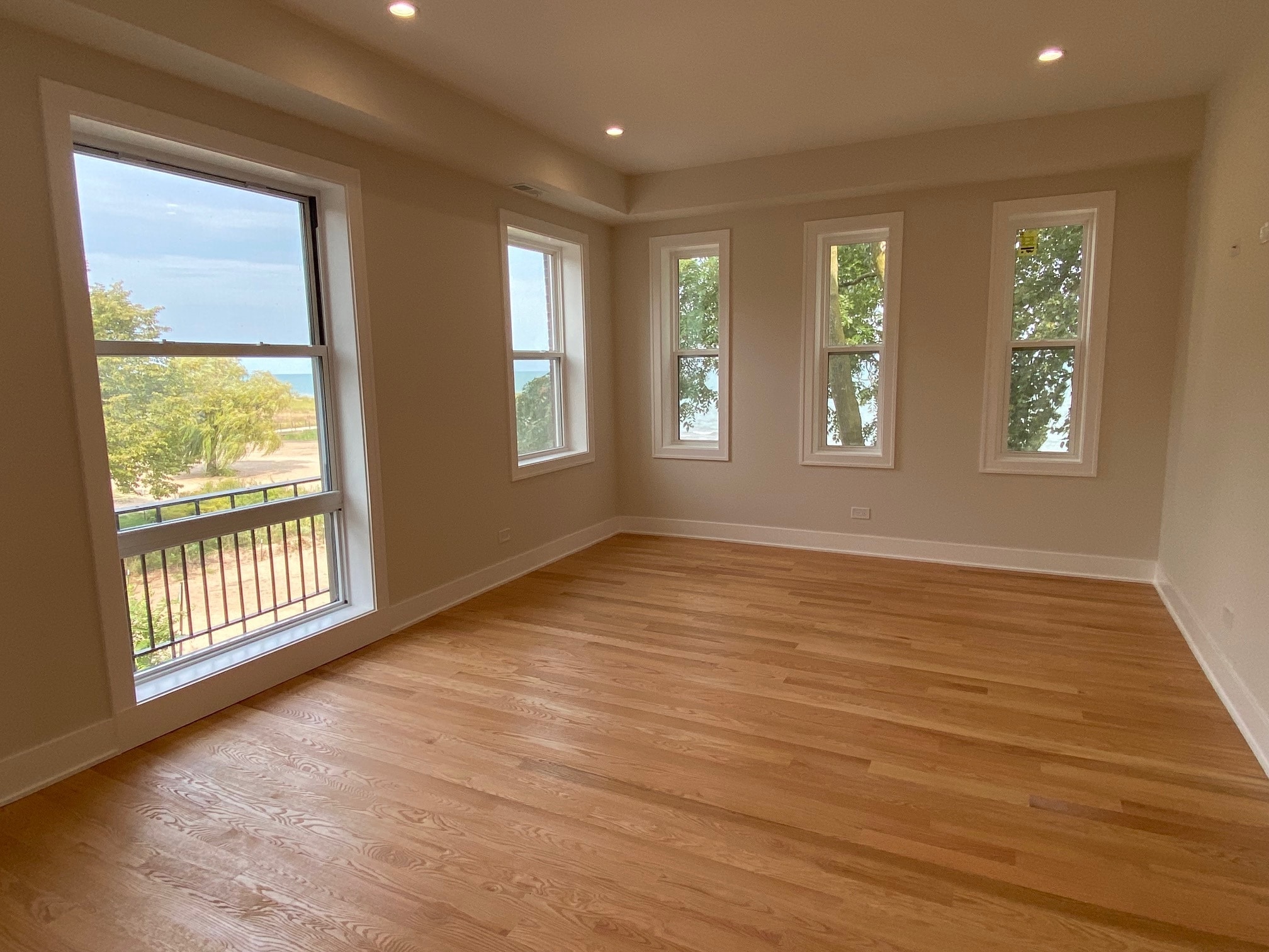 Building Photo - 1055 W Pratt Blvd