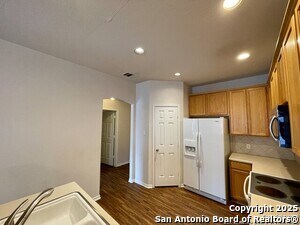 Building Photo - 102 Lindseys Cove