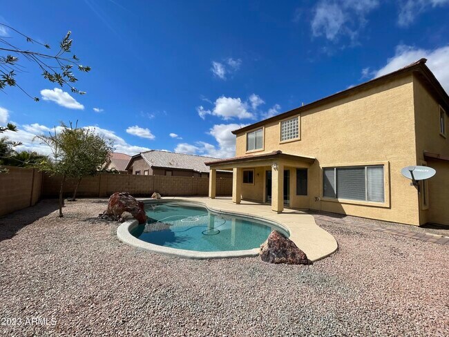 Building Photo - 3517 E Crescent Way
