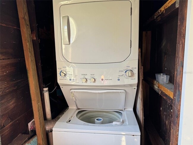 Building Photo - 2500 14th Ave N