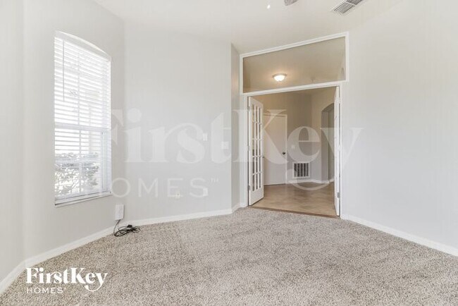 Building Photo - 16520 Deer Chase Loop