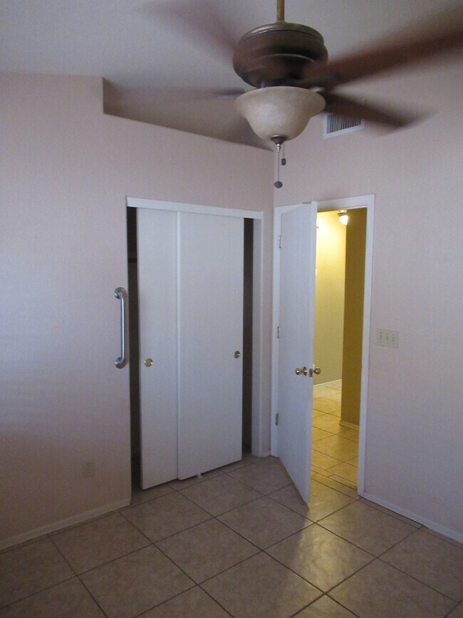 Building Photo - Attractive 4 Bedroom 2 Bath Home in the Tu...