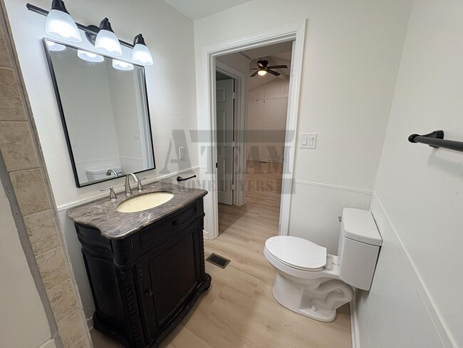 Building Photo - Beautifully updated 2-bedroom, 2-bathroom home