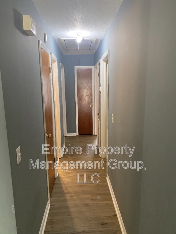 Building Photo - 5750 Dellwood Dr