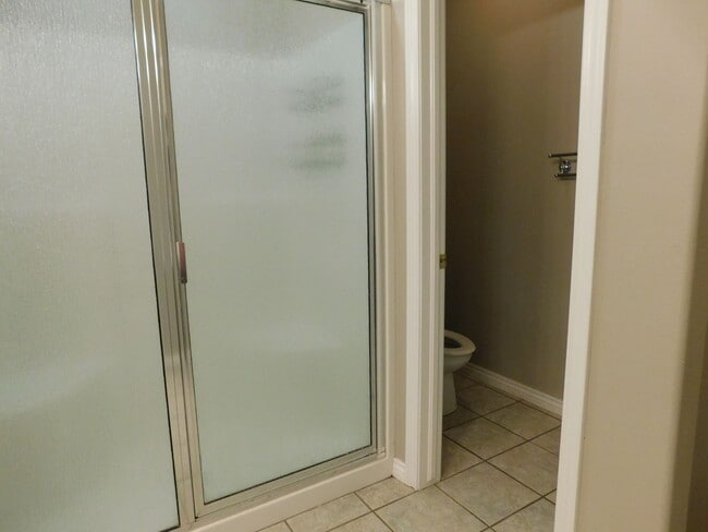 Building Photo - TWO WEEKS FREE RENT IN FOUNTAIN GREENS!