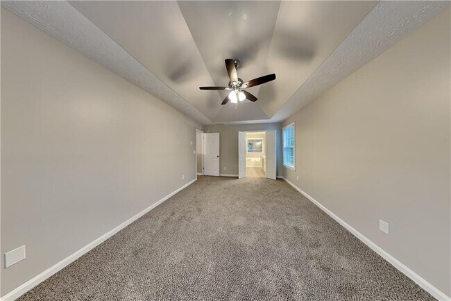 Building Photo - 400 Manor Glen Dr