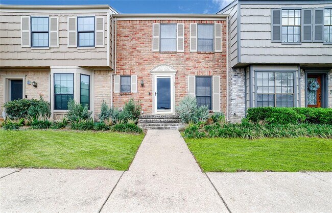Primary Photo - 7505 Memorial Woods Dr