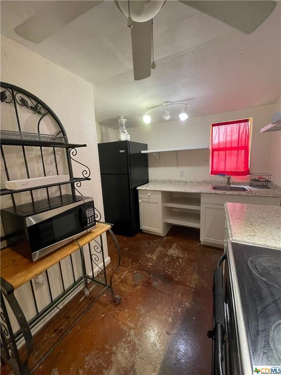 Building Photo - 358 Mobile Dr