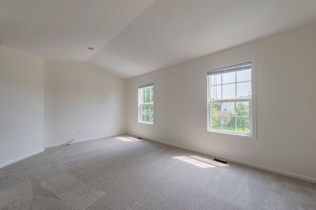 Building Photo - 1226 Bradley Cir