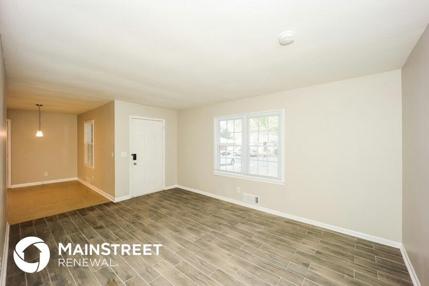 Building Photo - 6067 Park Dr