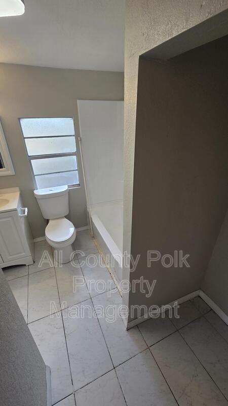 Building Photo - 1101 W Tyner St