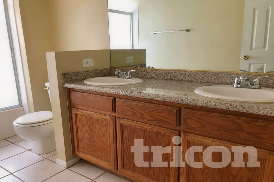 Building Photo - 2232 Ladue Dr