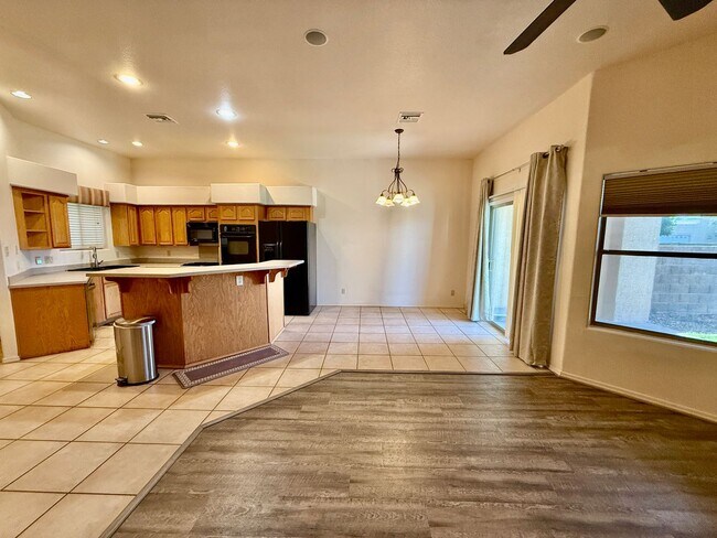 Building Photo - 11785 Calle Gaudi