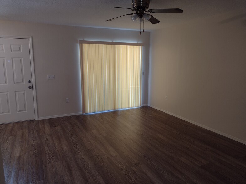 Building Photo - 7420 Pond Cir