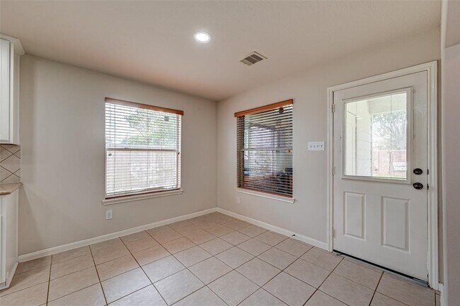 Building Photo - 2310 Diamond Springs Dr