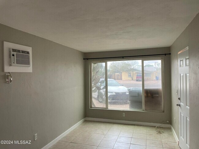 Building Photo - 2638 N Columbus Blvd