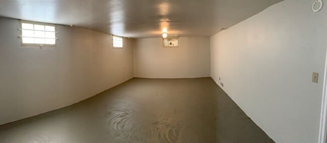 Building Photo - Very Nice 3 Bedroom House On South Hill #1555