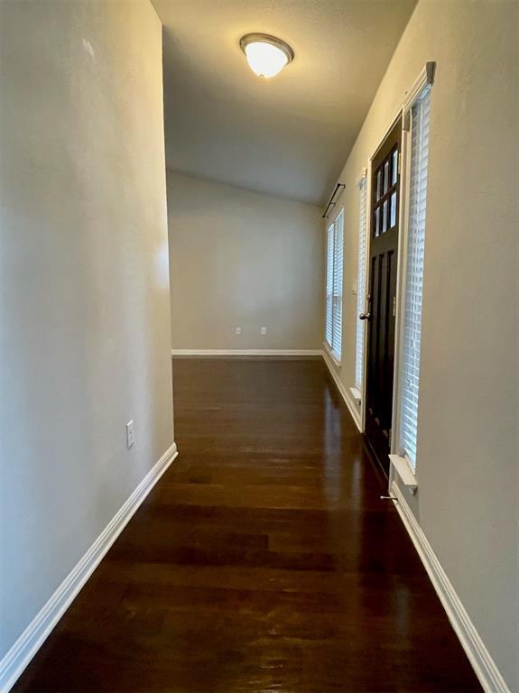 Building Photo - 18320 Friendship Hill Dr