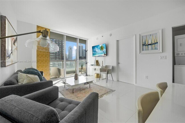 Building Photo - 485 Brickell Ave