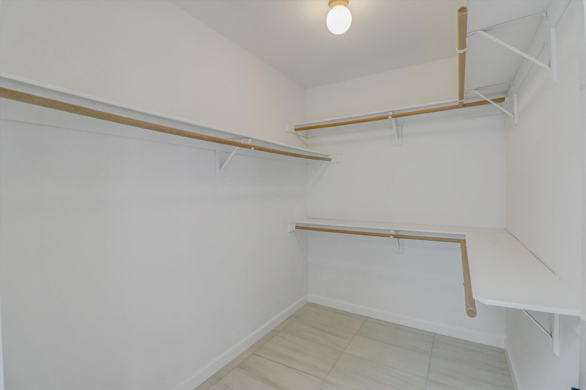 Building Photo - 2191 Canyon Dr