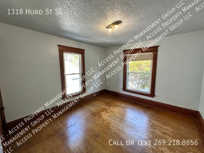 Building Photo - 1318 Hurd St SE