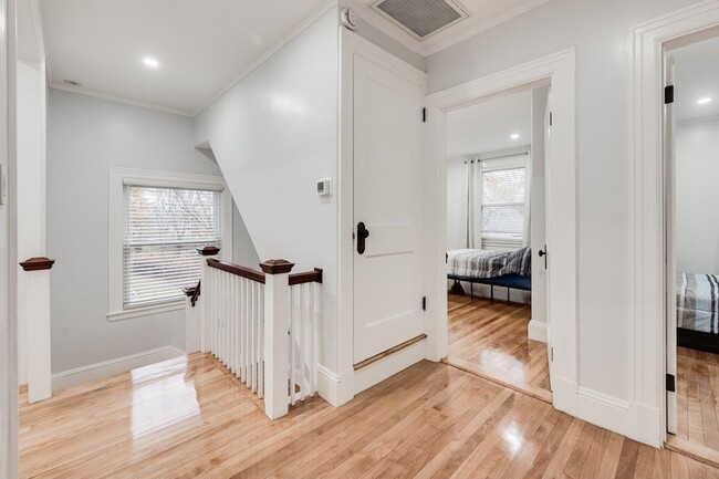 Building Photo - 815 Central Ave