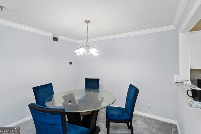 Building Photo - 2006 Riverview Dr