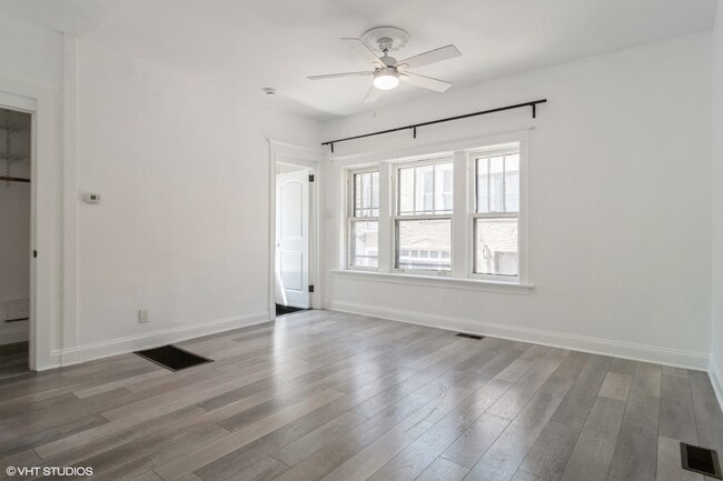 Building Photo - 5135 S Dorchester Ave