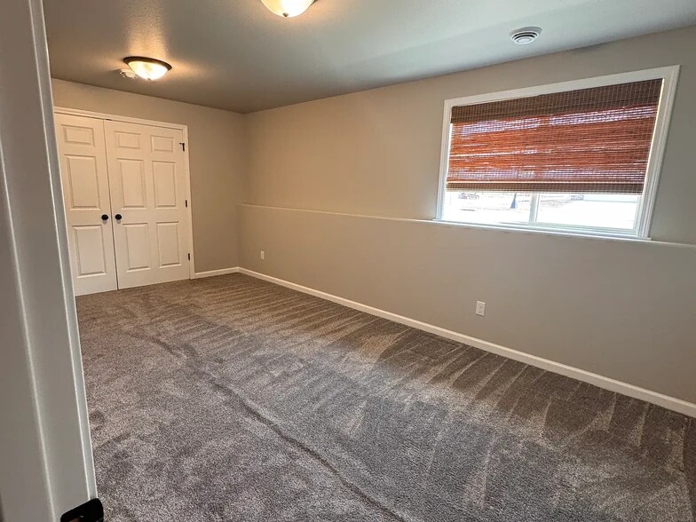 Building Photo - 2311 Eagle Valley Dr S