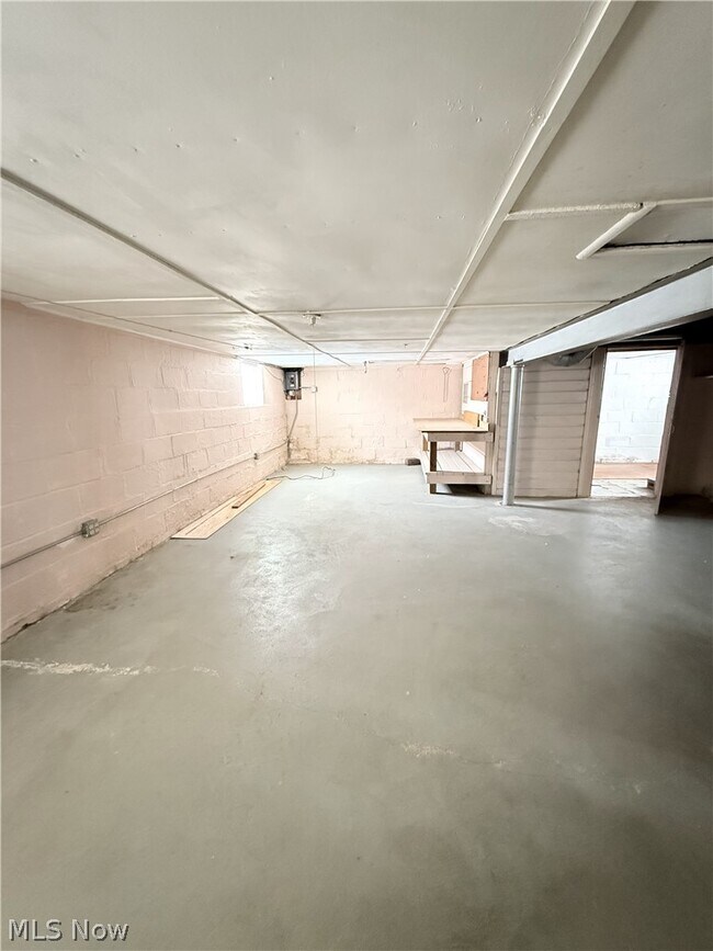 Building Photo - 1253 California Ave